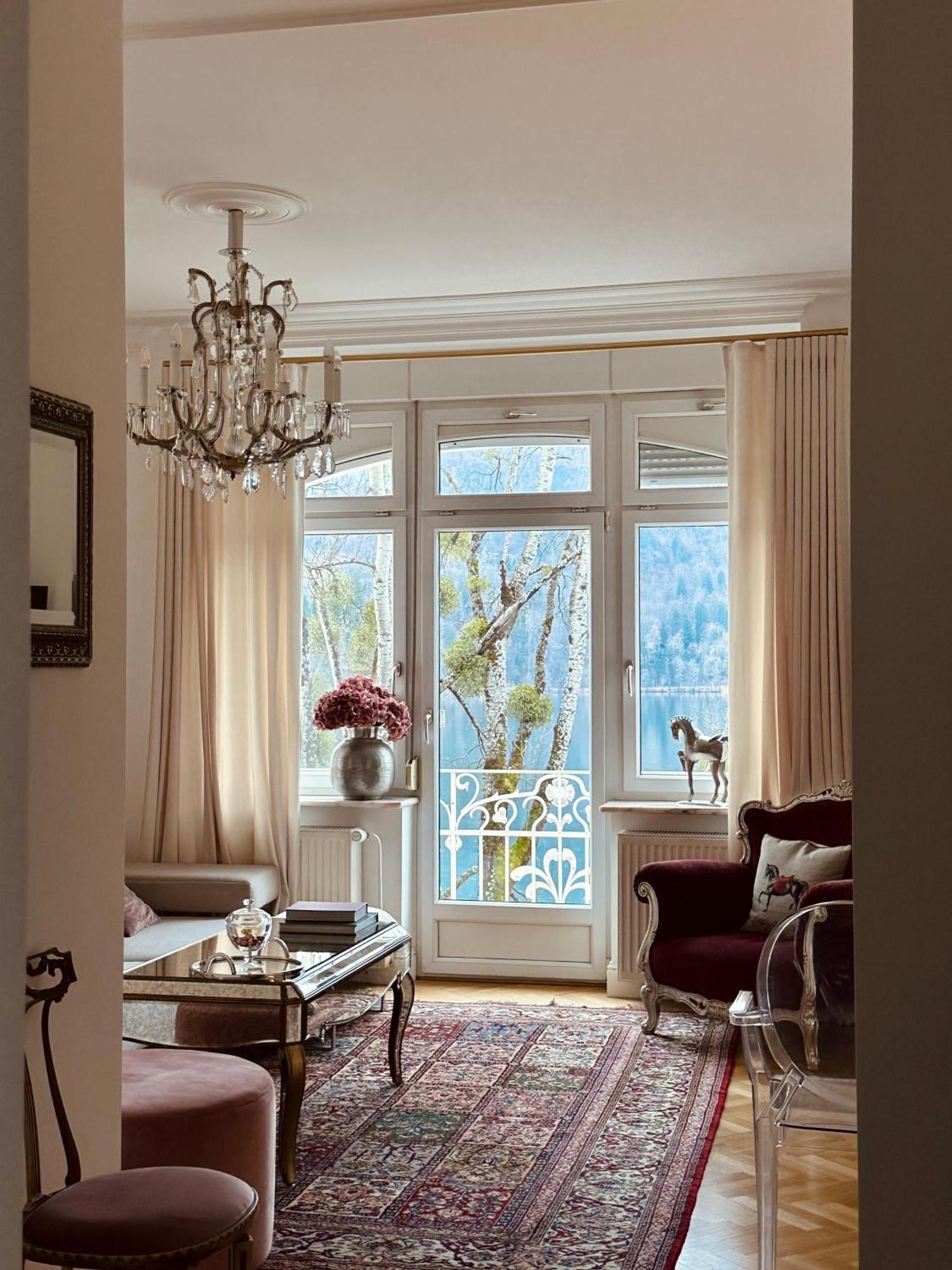 Hotel Adora Luxury